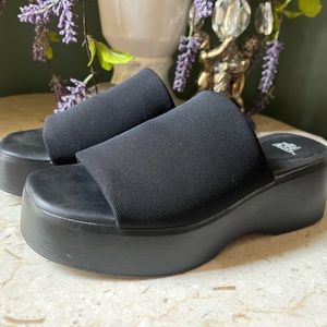 Wild Fable black platform slides, size 7